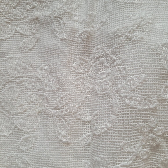 Abercrombie Kids White Lace Skirt Small Lined Logo - Picture 3 of 7